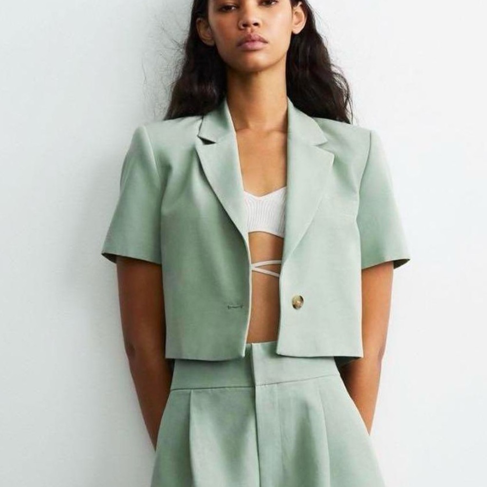 Maison D' Amelie Short Sleeve Linen Cropped Padded Blazer Top Green Size Medium
